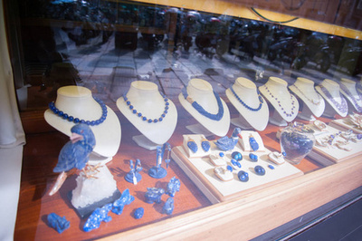 零售视觉新势力 珠宝首饰图片、素材与插画如何占领市场